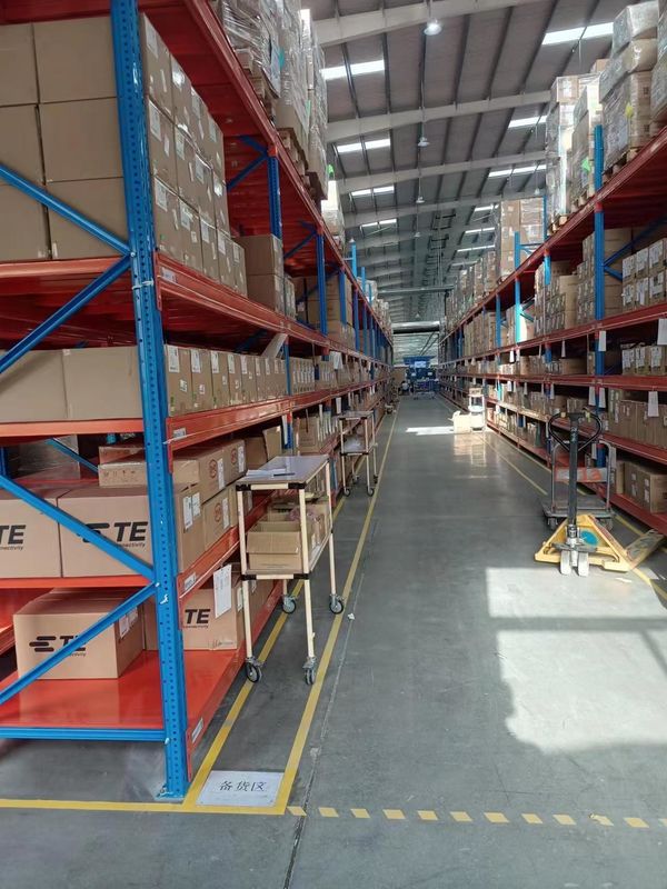 Ochrona przed korozją wykończenie stojaków magazynowych przemysłowych metalowych dla wszechstronnych rozwiązań magazynowych