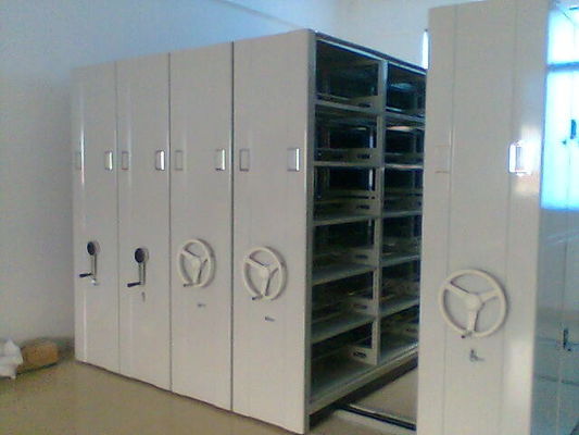 Biblioteka Stalowe szafki wysokiej gęstości, mobilne systemy półki