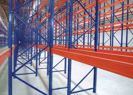 Zbudowane na zamówienie ciężkie metalowe półki do przechowywania w magazynie przemysłowym