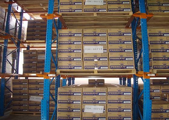 5000 mm Wysokiej objętości napęd w palety Racking Walcowane na zimno do magazynu