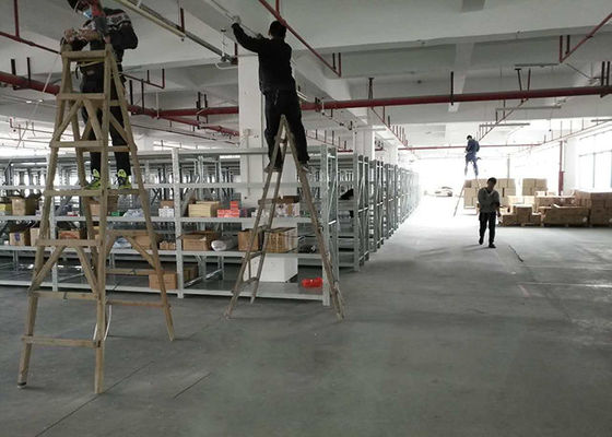 Systemy magazynowania wielopoziomowych półek na palety dla przemysłu / handlu