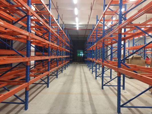 Zbudowane na zamówienie ciężkie metalowe półki do przechowywania w magazynie przemysłowym